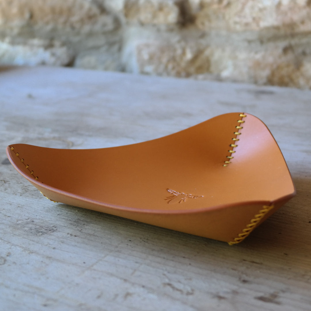 Leather deskware