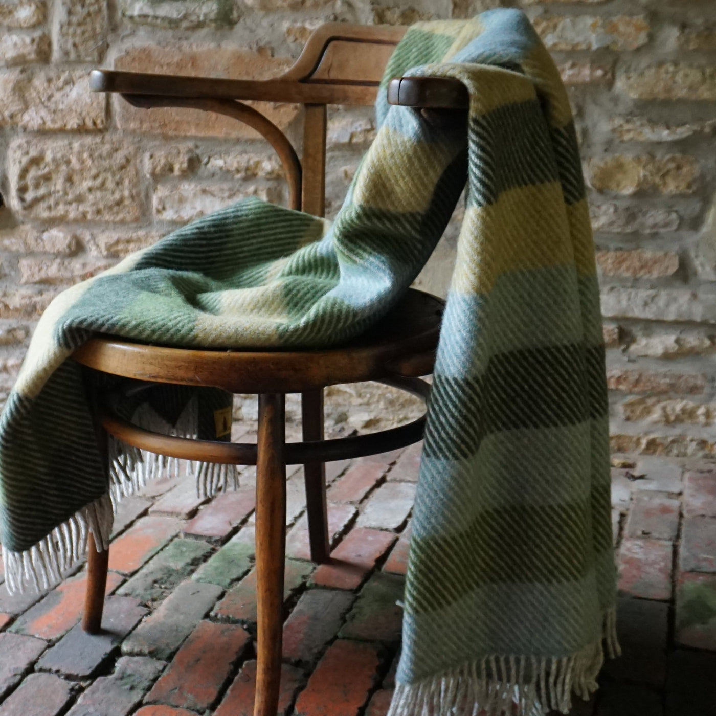 The Daffodil Shetland wool throw
