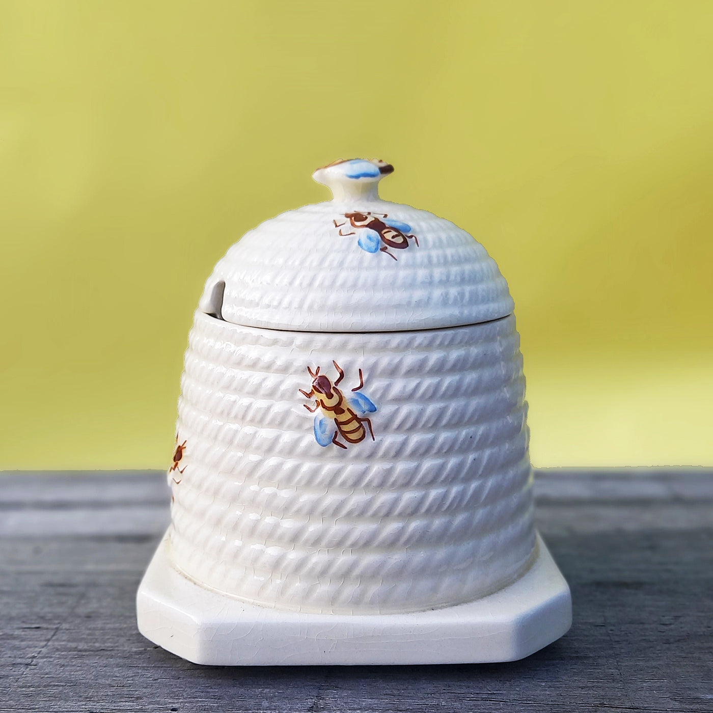 The hive honey pot